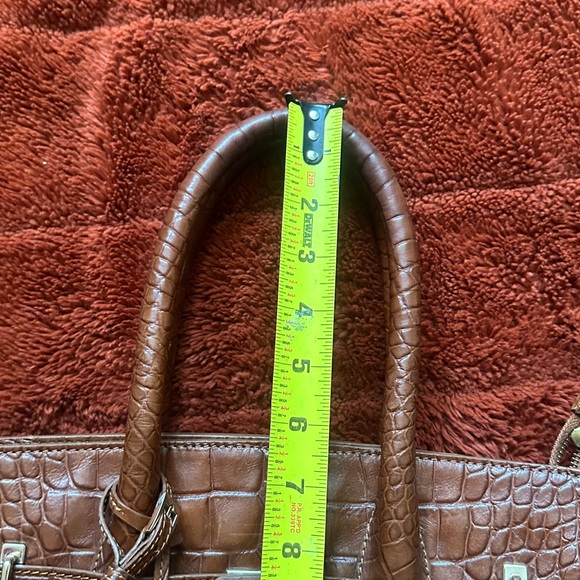Luxurious Tan Crocodile-Embossed Satchel - Picture 13 of 13